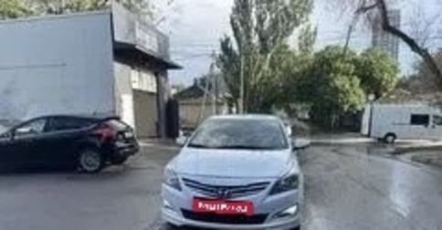 Hyundai Solaris II рестайлинг, 2015 год, 1 000 000 рублей, 1 фотография