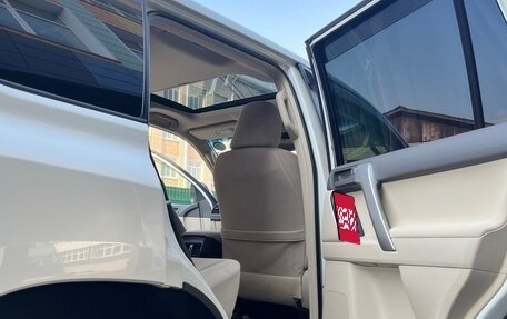 Toyota Land Cruiser Prado 150 рестайлинг 2, 2020 год, 4 994 000 рублей, 8 фотография