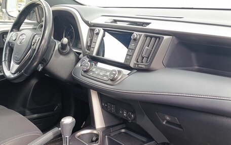 Toyota RAV4, 2019 год, 2 650 000 рублей, 10 фотография