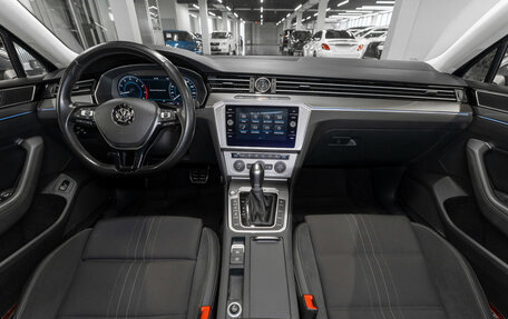 Volkswagen Passat B8 рестайлинг, 2017 год, 2 850 000 рублей, 8 фотография