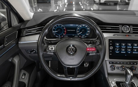 Volkswagen Passat B8 рестайлинг, 2017 год, 2 850 000 рублей, 10 фотография