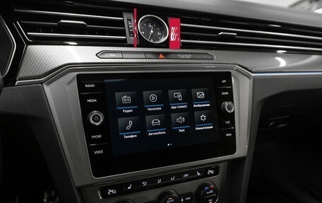 Volkswagen Passat B8 рестайлинг, 2017 год, 2 850 000 рублей, 18 фотография