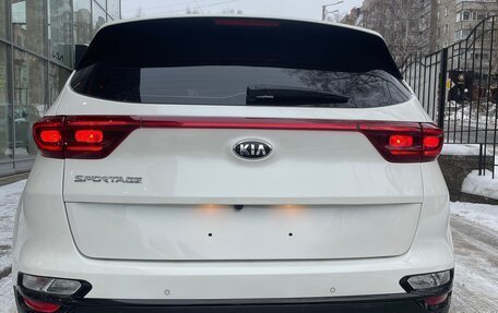 KIA Sportage IV рестайлинг, 2020 год, 2 580 000 рублей, 2 фотография