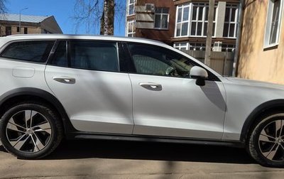 Volvo V60 Cross Country II, 2021 год, 3 999 000 рублей, 1 фотография