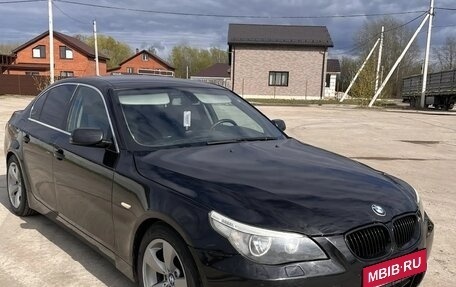BMW 5 серия, 2004 год, 730 000 рублей, 1 фотография