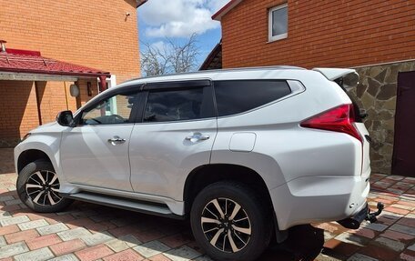 Mitsubishi Pajero Sport III рестайлинг, 2020 год, 3 500 000 рублей, 2 фотография