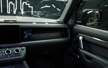 Land Rover Defender II, 2022 год, 14 999 000 рублей, 29 фотография