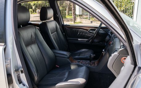 Mercedes-Benz E-Класс, 2002 год, 759 000 рублей, 10 фотография