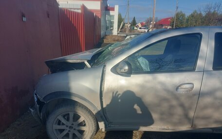 Renault Logan II, 2019 год, 360 000 рублей, 10 фотография