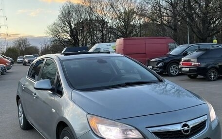 Opel Astra J, 2011 год, 630 000 рублей, 2 фотография