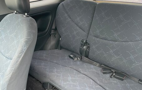 Toyota Vitz, 2003 год, 239 000 рублей, 8 фотография