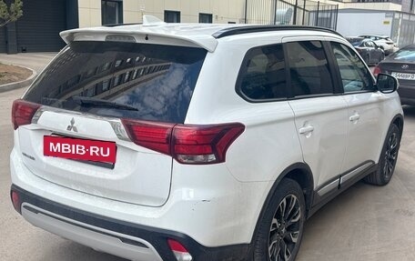 Mitsubishi Outlander III рестайлинг 3, 2021 год, 1 840 000 рублей, 7 фотография