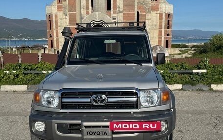 Toyota Land Cruiser 70, 2012 год, 5 150 000 рублей, 4 фотография