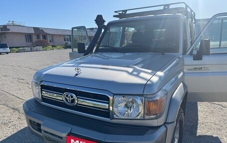 Toyota Land Cruiser 70, 2012 год, 5 150 000 рублей, 7 фотография