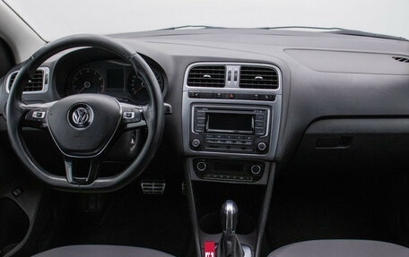 Volkswagen Polo VI (EU Market), 2016 год, 925 000 рублей, 13 фотография
