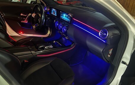 Mercedes-Benz A-Класс, 2019 год, 1 750 000 рублей, 9 фотография