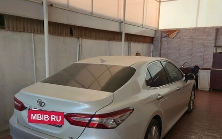 Toyota Camry, 2019 год, 4 200 000 рублей, 3 фотография