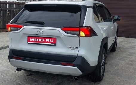 Toyota RAV4, 2025 год, 3 999 999 рублей, 13 фотография