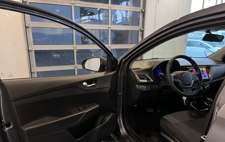 Hyundai Solaris II рестайлинг, 2021 год, 1 989 000 рублей, 21 фотография