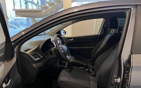 Hyundai Solaris II рестайлинг, 2021 год, 1 989 000 рублей, 16 фотография