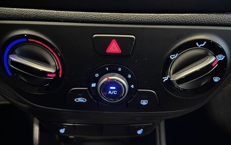 Hyundai Solaris II рестайлинг, 2021 год, 1 989 000 рублей, 15 фотография