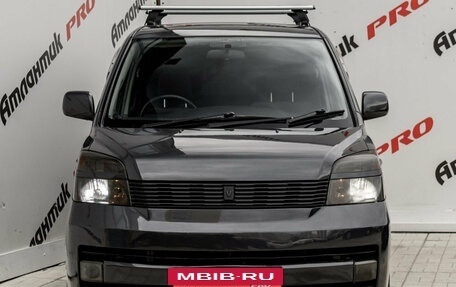 Toyota Voxy II, 2002 год, 695 000 рублей, 2 фотография