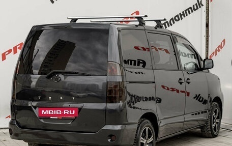 Toyota Voxy II, 2002 год, 695 000 рублей, 7 фотография