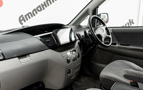 Toyota Voxy II, 2002 год, 695 000 рублей, 11 фотография