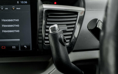 Toyota Voxy II, 2002 год, 695 000 рублей, 15 фотография