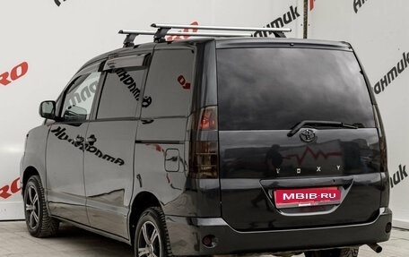 Toyota Voxy II, 2002 год, 695 000 рублей, 5 фотография