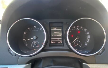 Skoda Yeti I рестайлинг, 2010 год, 900 000 рублей, 19 фотография