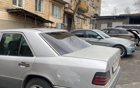 Mercedes-Benz E-Класс, 1995 год, 155 000 рублей, 2 фотография