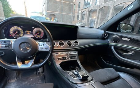 Mercedes-Benz E-Класс, 2019 год, 3 000 000 рублей, 5 фотография