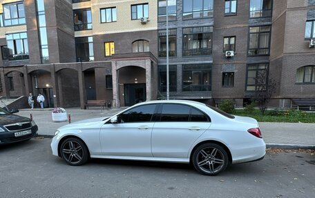 Mercedes-Benz E-Класс, 2019 год, 3 000 000 рублей, 2 фотография