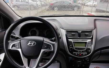 Hyundai Solaris II рестайлинг, 2011 год, 739 000 рублей, 17 фотография