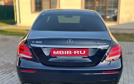 Mercedes-Benz E-Класс, 2019 год, 2 750 000 рублей, 6 фотография