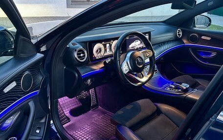 Mercedes-Benz E-Класс, 2019 год, 2 750 000 рублей, 9 фотография