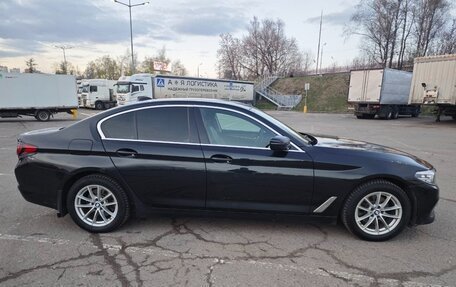 BMW 5 серия, 2019 год, 2 700 000 рублей, 2 фотография