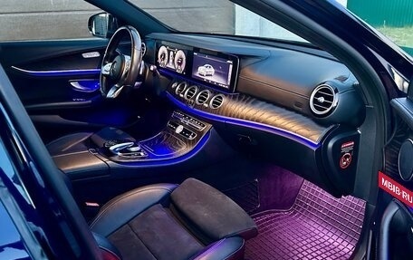 Mercedes-Benz E-Класс, 2019 год, 2 750 000 рублей, 11 фотография