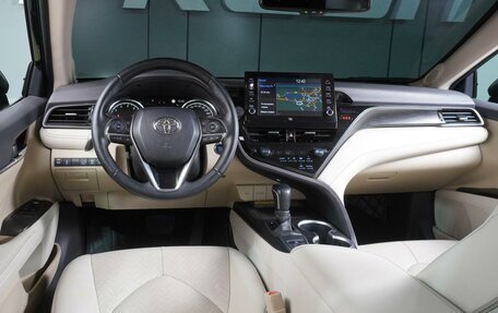 Toyota Camry, 2022 год, 3 599 000 рублей, 6 фотография