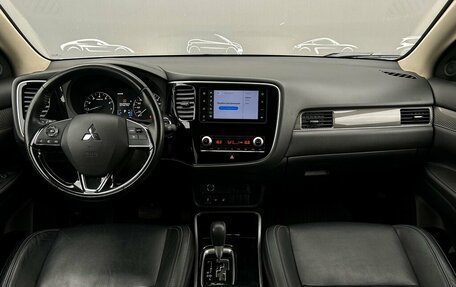 Mitsubishi Outlander III рестайлинг 3, 2021 год, 2 227 800 рублей, 7 фотография