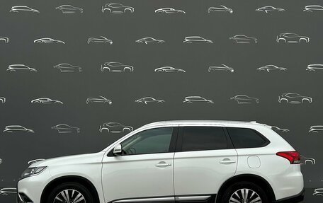 Mitsubishi Outlander III рестайлинг 3, 2021 год, 2 227 800 рублей, 13 фотография