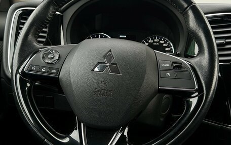 Mitsubishi Outlander III рестайлинг 3, 2021 год, 2 227 800 рублей, 21 фотография