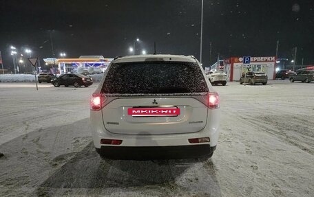 Mitsubishi Outlander III рестайлинг 3, 2013 год, 1 500 000 рублей, 2 фотография