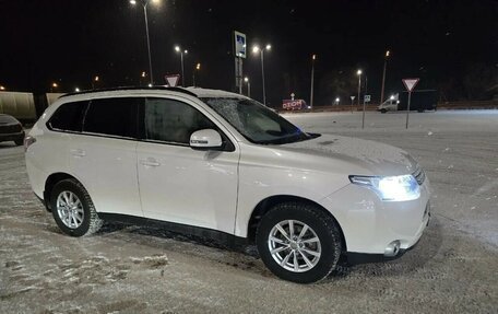 Mitsubishi Outlander III рестайлинг 3, 2013 год, 1 500 000 рублей, 5 фотография