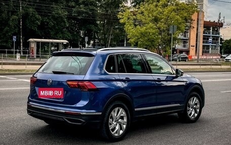 Volkswagen Tiguan II, 2021 год, 3 400 000 рублей, 3 фотография