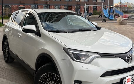 Toyota RAV4, 2017 год, 1 915 000 рублей, 1 фотография