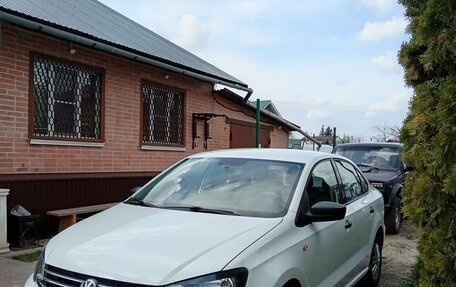 Volkswagen Polo VI (EU Market), 2018 год, 1 000 000 рублей, 1 фотография