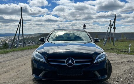 Mercedes-Benz C-Класс, 2018 год, 1 850 000 рублей, 1 фотография