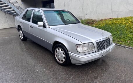 Mercedes-Benz E-Класс, 1995 год, 2 930 000 рублей, 1 фотография